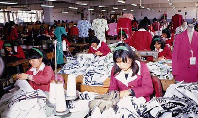 1970년대 구로공단 여성근로자들. 서울산업단지 제공