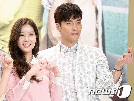 배우 임수향, 성훈(오른쪽) © News1