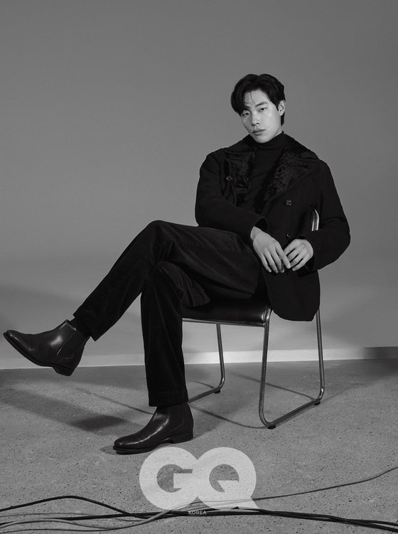 Ryu Jun-yeol was named the main character of the mens magazine Zikyu Korea 2021 Man of the Year.Ryu Jun-yeol led the attention with a pictorial picture that shows the mood of Ryu Jun-yeol as a pictorial artisan.Jeans and Full Metal Jacket were perfect fits, and full metal jacket and Mustang, which made the season feel, showed a unique visual with luxurious yet stylishness.Ryu Jun-yeol said in an interview after the filming, Genre movies are thoroughly calculated and there is a point where you have to show this in this scene, and in the case of No Longer Human, it was important to come out of the situation and Feeling rather than through such calculation.I was well suited to coach Huh Jin-ho, and Jeon Do-yeon also acted freely according to the situation, so I was able to follow Feeling. Actor, I dont think its important to lock yourself up, limited to artists, and I think Ive become a bit freer, thinking in this direction, he added.Ryu Jun-yeol has lived a little away from others through the recently released JTBC drama No Longer Human, but he is still a youthful steel who is still worried about happiness and craving for happiness.It was well received by adding immersion to the drama by conveying authenticity with delicate hot acting that digs into the hearts of viewers.