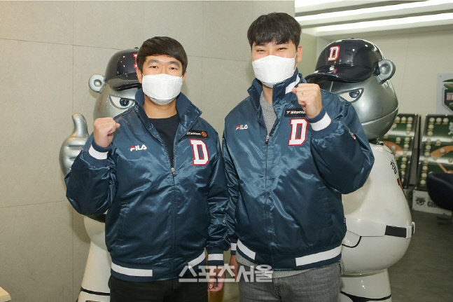 두산 김지용(왼쪽)과 임창민. 제공|두산 베어스