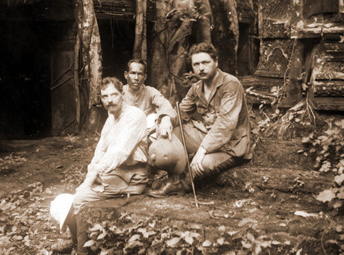 캄보디아에서 태어난 최초의 유럽인 조르주 그롤리에(오른쪽). 에스패츠 온라인 캄보디아 갈무리.