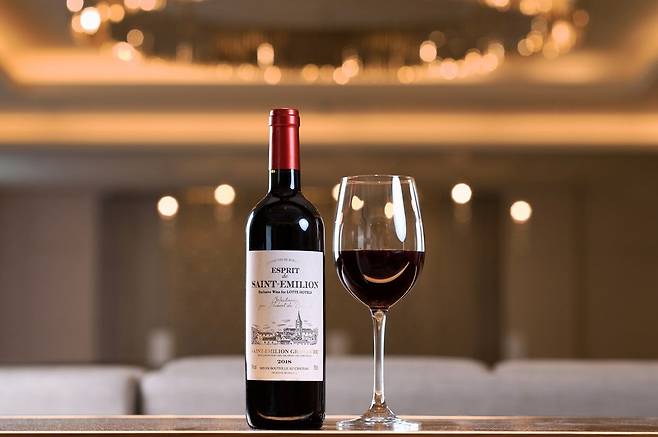 롯데호텔이 선보인 와인 '에스쁘리 드 생테밀리옹'. / 롯데호텔 제공