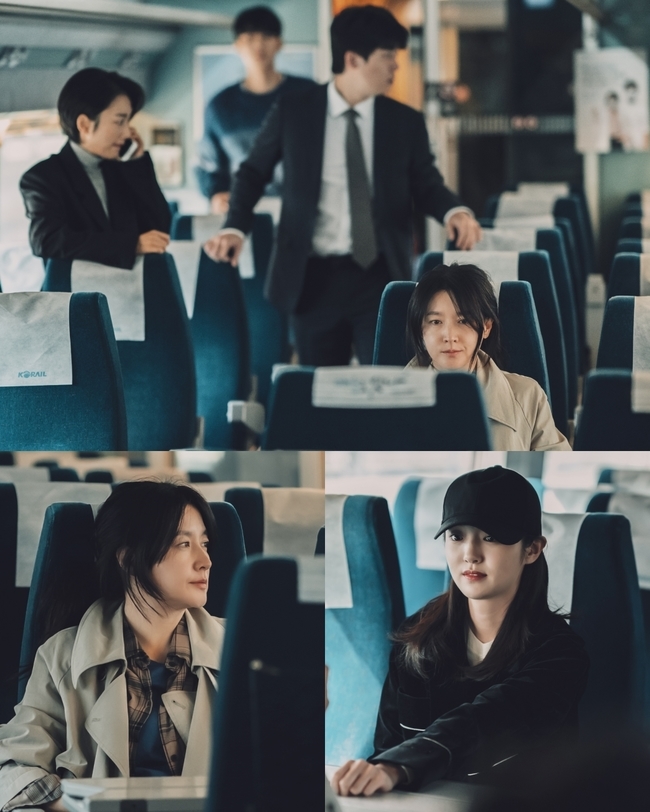 The secret meeting between Lee Yeong-ae and Kim Hye-joon was captured.JTBCs Drama The Gugyeongi features two women, like Dekalcomani, who are chased and chased.The Baro detective caliber (Lee Yeong-ae) and the killer Kei (Kim Hye-joon).And the Yonggukjang (Kim Hae-sook), who tried to make Lee Yong, is adding a sense of presence and has an exciting development.Yong-Kuks intention to conceal the real purpose is raising suspicion.In the meantime, in the 10th episode of Gugyeongi, which will be broadcast on December 5, the figure of Guyeongi and Kei approaching the truth of Yonggukjang is drawn.In this regard, a secret contact in the train, Keis 10th scene is captured, amplifying the curiosity about why they met.The first time, the caliber is sitting on the train with his team members, and in the last broadcast, the caliber began to dig into the Tongyeong incident, which first became intertwined with Kei and Yong.The time when Yong Kook asked for Kei to be caught after Baros Tongyeong incident.The spectator, who felt the feeling of being, confirmed that all the CCTV of the incident was erased, and suspected that there was something bigger in this case.The expression of a relaxed spectator in the open scene stimulates curiosity about what he found.Kei, who appeared with a black hat pressed down, is also interested.Earlier, Kei had a moment with Yong-Kook, the backbone who had killed his aunt, but tried to figure out what Yong-Kook was trying to do to Lee Yong.In the 10th preliminary video, Kei said, My aunt is still less angry.As Yongkukjang kills the characters who kill him, Kei is curious about what he has learned.Unlike Koo Gyeong-i and Kei, the appearance of Na Je-hee (Kwak Sun-young), Santa (Baek Sung-chul), and Kyung-soo (Cho Hyun-chul) of the survey team, which are not restless on the train, makes us guess that something unusual happened.It is confirmed in the 10th that who came to the truth of Yong-Kang first among the Kyeong-i and Kei, and what unpredictable things happened in their secret meeting.