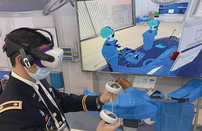 오소 VR이 9월 4일 미국 샌디에이고에서 열린 미국정형외과학회(AAOS)에서 ‘외과수련 오소 VR 플랫폼’을 시연하고 있다. / 오소 VR