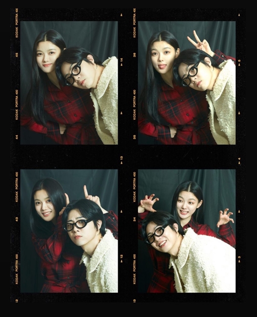 Actor Kim Yoo-jung, 22, and singer Giriboy (real name Hong Si-young and 30) met.On the 6th, Kim Yoo-jung and Giriboy each posted the same picture on their Instagram story.In the uploaded photo, there were two people who shot four cuts.Kim Yoo-jung wore red checkered clothes, Giriboy dressed in Pogle costumes and gave a year-end atmosphere.Especially, the warm visual sum of the two people and bright Kemi stand out.Kim Yoo-jung also boasted of the jangku (playful) charm by making horns or making an antics on Giriboys head.Kim Yoo-jung and Giriboy will release the sound recording through Dingo Records in the second week of December.As the fourth runner of the Dingo project, they are expecting to show fantastic breathing.On the other hand, Kim Yoo-jung performed in Netflix original The 8th Night in July and SBS Hongcheongi which ended in October.Currently, Netflix movie 20th Century Girl is confirmed and filmed.