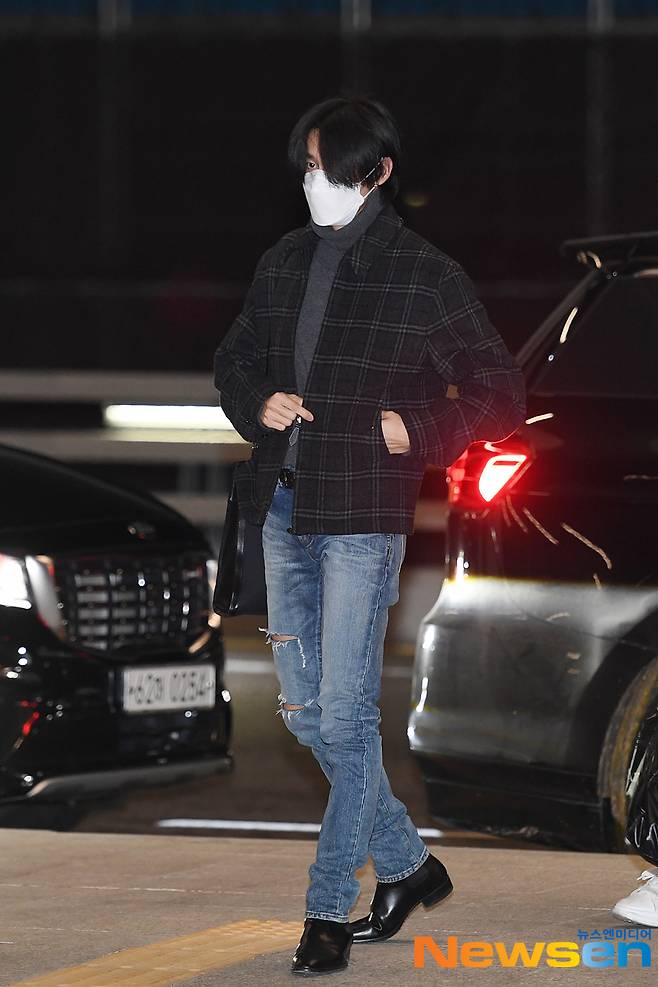 Monsta X (MONSTA X) member Decorative reform, Wait, Hyungwon, The main contribution, I am leaving to attend the 2021 Jingle Ball Tour schedule in Los Angeles, USA through the 2nd Passenger Terminal of Incheon International Airport in Unseo-dong, Jung-gu, Incheon, on the afternoon of December 6.