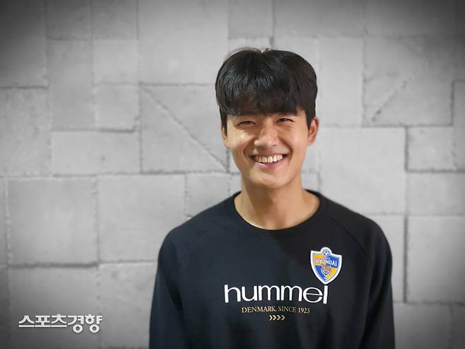울산 설영우가 6일 울산 클럽하우스에서 영플레이어상 수상에 대한 기대감을 미소로 표현하고 있다. 울산 | 황민국 기자