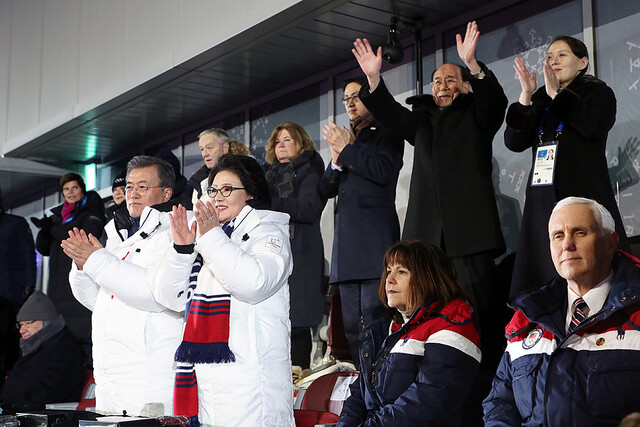 2018년 2월9일 평창 겨울올림픽 개막식 모습. 문재인 대통령과 미국·중국·북한 대표단 등이 함께 참석했다. 청와대 제공