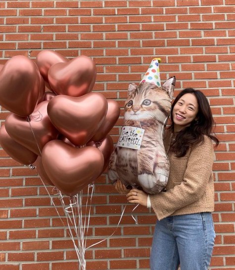 Lee Mi-Do reveals affection for balloonOn the afternoon of the 9th, Lee Mi-Do posted several photos on his instagram with the phrase I am going to record the movie single Seoul Fushi, which is scheduled to open next year, and it is my birthday and I am preparing for the event.In the photo, Lee Mi-Do took a picture with a heart-shaped balloon. Lee Mi-Do, who is smiling with numerous balloons, made a childish youthfulness.But I am more excited. Our movie is really fun. I want to show it to a lot of people quickly. Balloons make people happy.Meanwhile, Lee Mi-Do is appearing on the SBS entertainment program The Beating Girls and will appear on the Tving original The Mansion scheduled to be released in the first half of 2022.