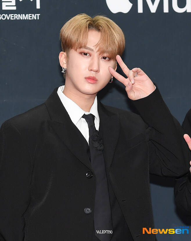 Group Stray Kids Changbin has photo time on the red carpet and photo wall of the 2021 Mnet Asian Music Awards (MAMA) held at CJ ENM Studio Paju Center in Tanhyeon-myeon, Paju City, Gyeonggi Province on the afternoon of December 11.