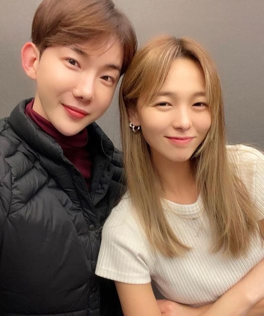 Singers Jo Kwon and Sunye boasted about their 20-year friendship.Jo Kwon said on his 10th day, Precious relationship is so happy for us. We support our friend Sunye. # J.Y. Parks 99% Top Model About 20 years ago and posted several photos.In the photo, Sunye and Jo Kwon, who have met for a long time, are taking a self-portrait affectionately. The beauty and friendship of the two people, which have not changed over the years, add to the warmth.Jo Kwon and Sunye have been friendship since appearing together on SBS Super Special Sunday Manse - J. Y. Parks Top Model of 99% of gifted and talented projects.Last year, the two released their duet song First Page and worked on music together.Meanwhile, Jo Kwon recently released his new album Ballad 21 F/W in seven years with 2AM members, and Sunye appeared on TVNs new entertainment Mom is Idol and took the stage for a long time after leaving Wonder Girls.Jo Kwon Instagram