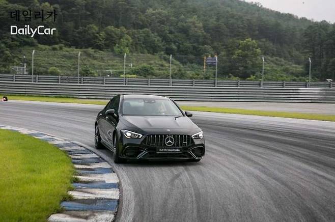 메르세데스-벤츠 AMG CLA 45 S 4MATIC+