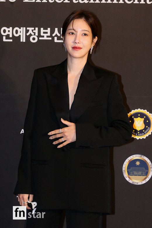 Actor Lee Ji-ah attended the 29th Korea Culture Entertainment Awards ceremony held at Rivera Hotel in Cheongdam-dong, Gangnam-gu, Seoul on the 15th.