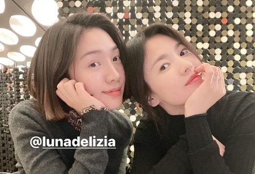 Actor Song Hye-kyo flaunts his strong friendship with Choi Hee-seoSong Hye-kyo posted a picture on his Instagram story on the afternoon of the 15th.The photo featured two shots from Song Hye-kyo and Choi Hee-seo, both of whom boasted a warm friendship, with friendsly face-to-face, gazing at the camera.Song Hye-kyo and Choi Hee-seo have been reborn as a close friend of reality with their appearance in the SBS gilt drama Now, Im breaking up.Each of them is playing the role of Hwang Chi Sook and playing the role.
