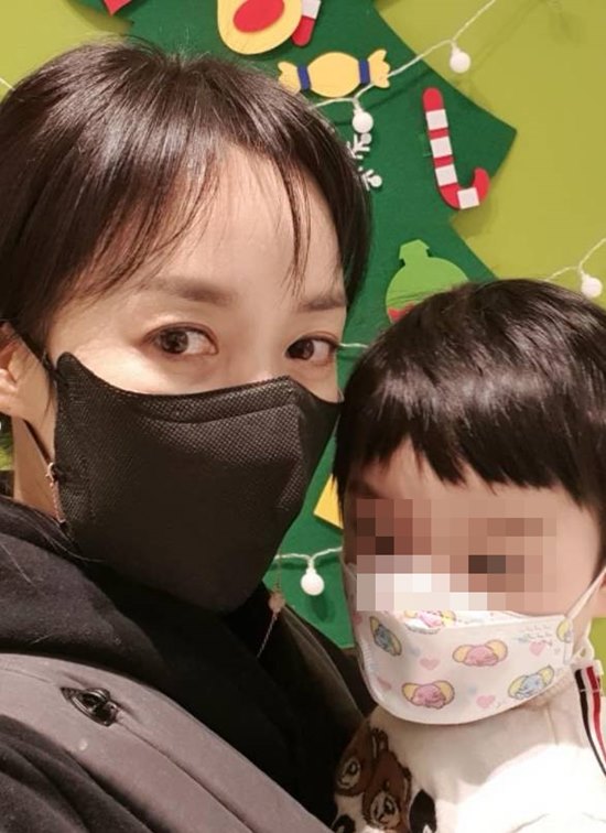 On the 15th, Jung Jung-a posted a long article on his instagram saying, The hardest thing to raise a child is when a child is sick and when he is hurt.Jung Jung-aa explained the situation at the time when he was in a hurry, saying, I put up a child and I could not walk and Baro fell down and the sky was singing.I am only 2 years old, but the fourth in the emergency room, I think that my anxiety and worry make my child harder...Jung Jung-aa added, I went to the hospital at the end of the twists and turns, and the child did not break, but the child was surprised or sprained or maybe.On the third day, when I saw my son who recovered normally, Jung Jung-a said, I feel it every time I go to the hospital, but I am re-reflecting whether I am really happy and lucky and have a big fortune and expecting a bigger fortune.On the other hand, Jung Jung-a married her husband, a non-entertainer of the same age, and gave birth to her son in March last year.The hardest thing to doI think its time for the child to get hurtHes only two years old, fourth in the emergency roomNow, I think about my anxietyId say worry makes the child harder, but...#Emergency Room#Jongro-Chung#ImHAIMNo harmIts passing by the tramplins in Pong Pong Flowerelementary school students suddenly rushedBaro HAIM bounced and fellI pulled him up and he couldnt walkBaro fell and the sky sangI went to the hospital after a few twists and turnsNot a broken oneJames Stewart, who took painkillers for a childs momentary muscle surprise, sprain or possibly, but if its not good, come back#unkindnessI cant explain the phrasesIm gonna bet youre gonna be twiceIm gonna be sick, arent I?One James Stewart had a long sitting timeI didnt get a good right footDay three, today is normallyWalkingIt was cold for three days. #restThank GodNo problem.I feel it every time I go to the hospitalWhat a great blessing it is to be really healthyLucky and big fortuneIm hoping youll get a bigger oneIm going to reflect on whether its hard or notgratitude#HealthilyThank you for everything#Childcare#Baro ChairI didnt have a situation because my child was hurtkindly, you can do the trick and respondand I want you to pack the ice for meI had 15 minutes, but I was hoping you could get me a refundIll call you that evening about how hes doingI was so gratefulIm impressed by the serviceThats fine for the kidHAIM is young and careful to go back, but if its bigger, Ill go backHe didnt want to leave in the middle of his illnessa place of funThe kids are the best energy-burning!Photo: Jung Jung-ah Instagram