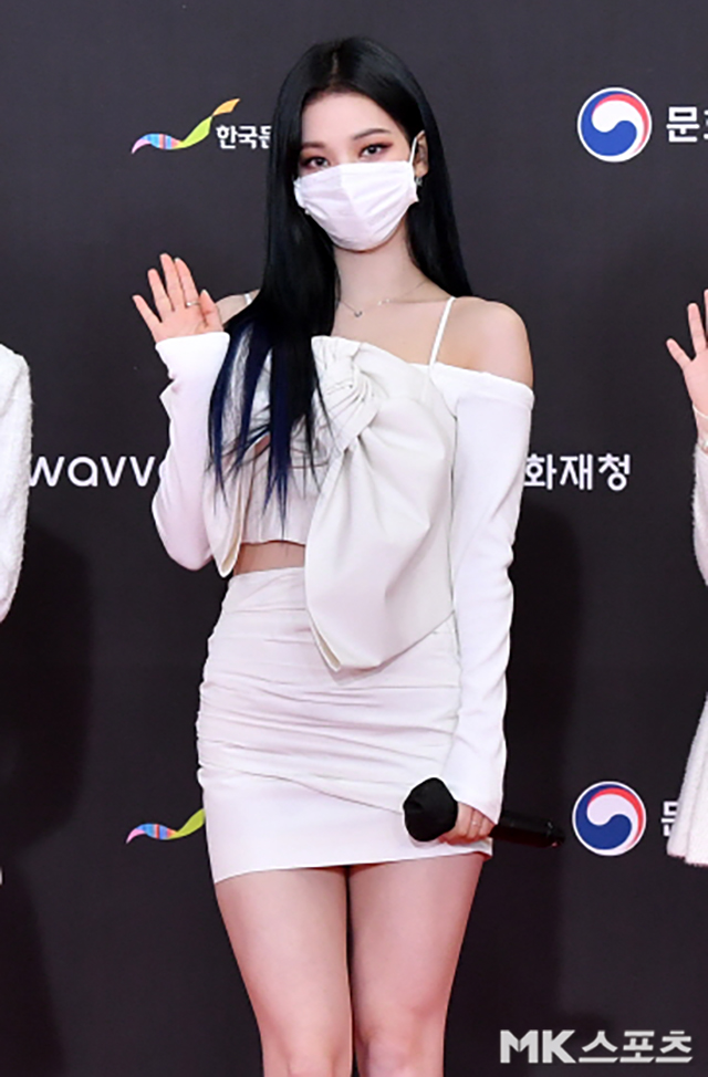 Aespa Karina attends the KBS KPop Festival held at KBS in Yeouido, Yeongdeungpo-gu, Seoul on the afternoon of the 17th.