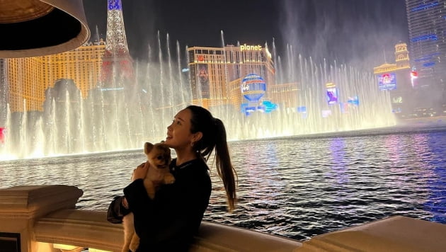 Actor Lee Da-hae has left memories at United States of America.Lee Da-hae posted on her Instagram page on Wednesday: Agnaldo Timóteo #Memorial #fantastic #dinner #picasso #bellagio #beautifuldestinations where everything was perfect.Lee Da-hae, pictured, is looking for United States of America Las Vegas, where colorful night views are happy to eat dinner in beautiful places.The small face and sophisticated atmosphere catch the eye.Lee Da-hae has been in love with singer Seven for seven years.