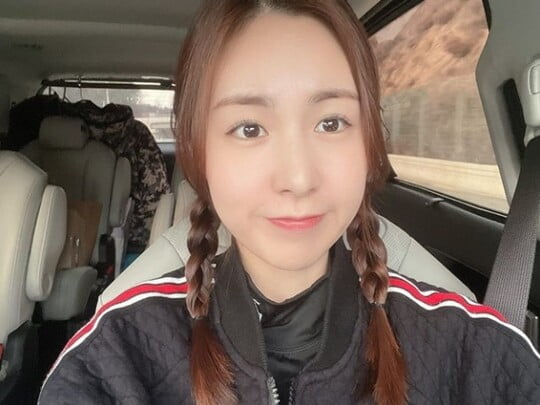 Kan Mi-youn, a former Baby Vox group, reported on his recent situation.Kan Mi-youn posted a single limb on his 20th day with his article Azua ~ this week!The photo shows Kan Mi-youn taking a selfie in a moving vehicle, especially the cute sheep-headed hair, which is impressed by the beauty during the second.Meanwhile, Kan Mi-youn married musical actor Hwang Ba-ul in 2019 and is also appearing on the SBS entertainment program The Beating Girls.