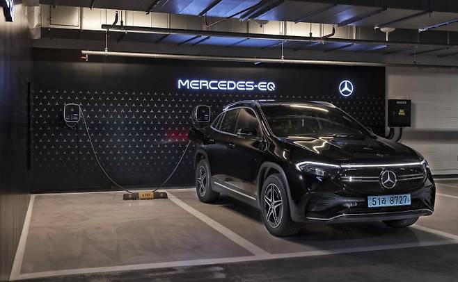 부산 신세계 백화점에 오픈한 EQ 충전소