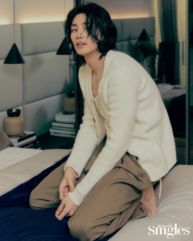 A visual picture of Actor Jae-young Kim has been released.Jae-young Kim recently filmed and interviewed lifestyle magazine Singles.In this picture, Jae-young Kim showed a strong presence with a chic style and a masculine appearance.Especially, the intense eyes staring at the camera are combined with the sensual mood, showing the unique atmosphere of Jae-young Kim, and the admiration was not constant at the shooting scene due to the unique visual and atmosphere that can not be replaced every cut in accordance with his modifier Photo Artisan.JTBC drama People Like You, which has been acclaimed for its unpredictable development, high immersion, and the performance of actors, has a special meaning for Actor Jae-young Kim.I was so eager to get the first script and try to act on the character Seo Woo Jae, but the day I heard the casting news, I cried like a child because I could not believe it (laughing).Since the previous film, the gap was long, so I felt a lot of pressure on this drama, but I got bigger energy than worrying about the scene I faced.Especially, I was able to see and learn how to look at the scene rather than Acting, and the Attitude outside the camera, so this work was so meaningful to me, he said.Actor Jae-young Kim, who is breaking the existing stereotypes with new transformations in filmography such as drama Love is Wonderful of Beautiful Life, Secret Boutique, One Hundred Days, and movie Don, is still thirsty for challenge.Especially, the character Seo Woo Jae in People who resemble you, which boasted a high synchro rate, said, It was not easy to understand the character at first because of the opposite role to the human Jae-young Kim, but it was interesting to be able to act as a person who does not have any resemblance. He looked like a man.