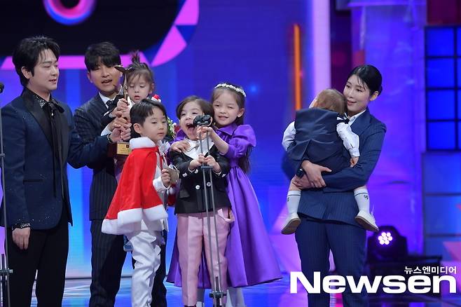 On the afternoon of December 25, 2021 KBS Entertainment Grand Prize was held at KBS, Yeouido, SeoulSuperman came back on this day and the team is attending and making a wonderful stage.Photos Provision = KBS