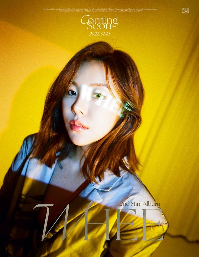 MAMAMOO Wheein returns as second mini albumThe agency The Live released a surprise comeback news on the official SNS on the afternoon of the 24th, releasing Cumming Soon Image of Wheeins second mini album WHEE.In the public Cumming Image, Wheein overwhelmed his gaze with a more mature visual.Especially, the background reminiscent of fantasy movies and the lighting of the five colors that symbolize the aurora created a mysterious and dreamy atmosphere.Another Image prompted curiosity about Wheeins new concept, with the album name on Wheeins face and the yellow lights of warm Feelings offering subtle Feelings.In addition, the release date of the album Whi and 2022.01.16 Cumming Soon was released together to thrill global fans who have been waiting for a long time for Wheeins new album.Wheein announced Iji, I am burdened and Lets break up, and solidified his position as a solo singer.Through the first mini album Red released in April, it imprinted the musical color of Wheein to the public with its unique concept and stage.In addition, Wheein has participated in the drama OST such as MBC Red Retailed End of Clothes and Coupang Play Original Drama One Day with his unique languid yet fascinating voice and excellent singing ability, and has become the Next Generation OST Queen.Wheeins second mini album Whee, which will announce the return of Tonal Queen, will be released on various music sites on January 16, 2022.