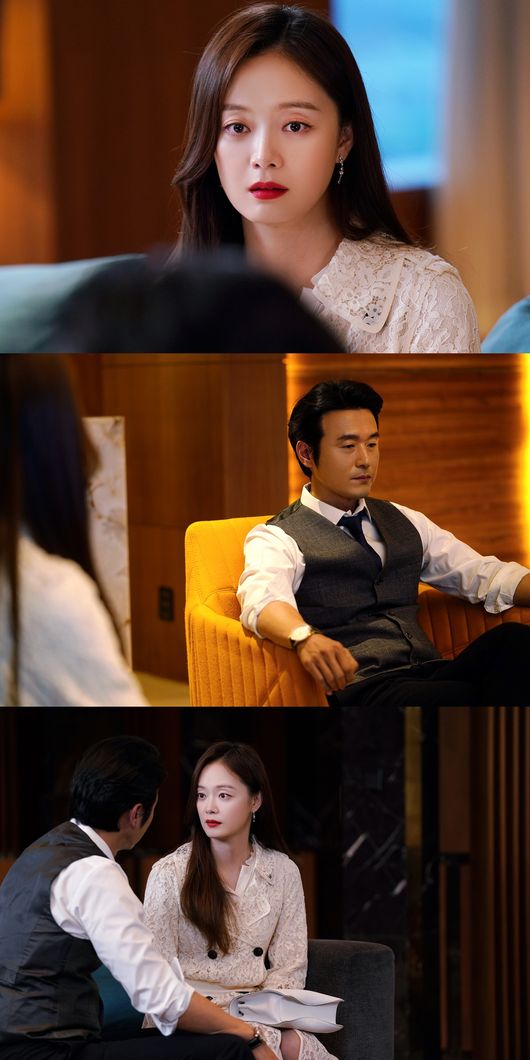 Showwindow: Queens House: Jeon So-min, who trades with Song Yoon-ah, meets Lee Sung-jaeChannel A 10th Anniversary SEKYG Entertainment Wall Street drama Showwindow: The Queens House (playplayplay by Han Bo-kyung, Park Hye-young / Directed by Kangsol, Park Dae-hee / Production Co-Top Media / YG Entertainment Channel A) is now in Act 2.In the second act, the ambitions of Han Sun-joo (Song Yoon-ah), Shin Myung-seop (Lee Sung-jae) and Yoon Mi-ra (Jeon So-min) surrounding the Rahen group are expected to face more intense war.In the 8th episode of Show Window: The Queens House, which aired on December 21, Han Sun-ju was shown offering a deal to Yoon Mi-ra to prevent Shin Myung-seop and defend the Rahen Group.Han Seon-ju promised Yoon Mi-ra that he would divorce Shin Myung-seop if he went to the evidence to know those involved when Eternal leather distributed fake Guddu two years ago.Yoon Mi-ra then went to Eternal leather and received a broker record from his uncle Yoon Young-guk (Park Jung-hak) two years ago in the fake case.However, Yoon Mi-ra met Shin Myung-seop before going to Han Sun-ju with the usb containing the record and raised the questions of viewers.Especially when I met Shin Myung-seop and when I met Han Sun-ju, the use of Yoon Mi-ra was different and attracted more attention.According to the production team of Show Window: The Queens House, Yoon Mi-ras plot, which recorded the fake Guddu transaction history two years ago, is revealed in the 9th episode of Show Window: The Queens House, which will air on December 27.It is revealed why Yoon Mi-ra visited Shin Myung-seop before meeting Han Sun-ju.In addition, a still cut that captured the meeting between Shin Myung-seop and Yoon Mi-ra was revealed. Shin Myung-seop, who does not look at Yun Mi-ra with his eyes elsewhere,I feel an unknown coldness between the two of them.However, in the ensuing photo, the distance between Shin Myung-seop and Yoon Mi-ra is getting closer again, and I am curious whether two of the hotel rooms chats have reached an agreement.What is the content of the fake Guddu transaction that Yoon Mi-ra received? What did Yoon Mi-ra offer Shin Myung-seop?And how do we use it in our contract with Han Sun-joo? Yoon Mi-rai, who has always been unpredictable, makes me wonder more about her scheme.On the other hand, Channel A 10th anniversary SEKYG Entertainment Showwindo: Queens House will be broadcasted at 10:30 pm on Monday, December 27th.Showwindow: Queens House, which was invested by the domestic representative OTT platform Wavve, can be seen on the wave at the same time as Channel A broadcast