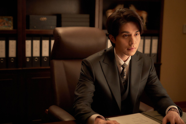 The last romance of the year, Happy New Year, was unveiled on December 29, and an exciting TMI was released.Lee Dong-wook, who showed Young and Richs true status as the representative of Hotel Emrose in the movie Happy New Year (director Kwak Jae-yong).The reason why he is not unfamiliar is because he is the third Hotelier role.Lee Dong-wook, who played the role of Snow Chan in the drama My Girl in 2005 and heated up the house theater with a sweet romance, later played the role of Cha Jae-wan, the Hotels general manager, in Hotel King to show the charisma of Cha Do-nam, a perfectionist.Lee Dong-wook, who boasts a synchro rate with Hotel CEO Yongjin in Happy New Year with Vibe from Cham, will stimulate the audiences love cells this winter by launching a romance with Won Jin-ah, who plays housekeeper Lee Young-eun, in-house.Kang Ha-neul, who plays the role of Jae-yong, a problematic guest of the non-face-to-face romance couple and Hotel Emrose, which stimulates curiosity, reveals an episode that was impressed by Im Yoon-ahh of the Hotelier Su-yeon.In order to play characters who talk on the phone and get to know each other in most scenes, the two had no choice but to proceed with the filming separately. Im Yoon-ah recorded all the lines in advance and Kang Hee was able to play with more immersion in Jae-yong while listening to the voice of Su-yeon.Thanks to the voice alone, a non-face-to-face romance that conveys warm excitement and comfort was born.Cho Joon-young of Sejik, who is in charge of his first love in Happy New Year, filmed his first kiss scene since his debut.The opponent is not a Won Jin-A of A Young, which is a crush on Sejik, but a river sky of Jae Yong.Kang Hae, who became the first kiss scene opponent unintentionally as a scene where Jae Yong is artificially breathing to Sejik, apologized to Cho Joon-young and made the shooting scene into a laughing sea.On the other hand, Lee Hye-young of Katherine challenged full-fledged romance for the first time since his debut 41 years.Thanks to the good guidance of director Kwak Jae-yong, the representative romance father-in-law of Korea, and Jeong Jin-young, who was divided into the opposite role Sang-gyu, he found a look he had never known before and said that he was able to shoot a dusk romance full of luck successfully.
