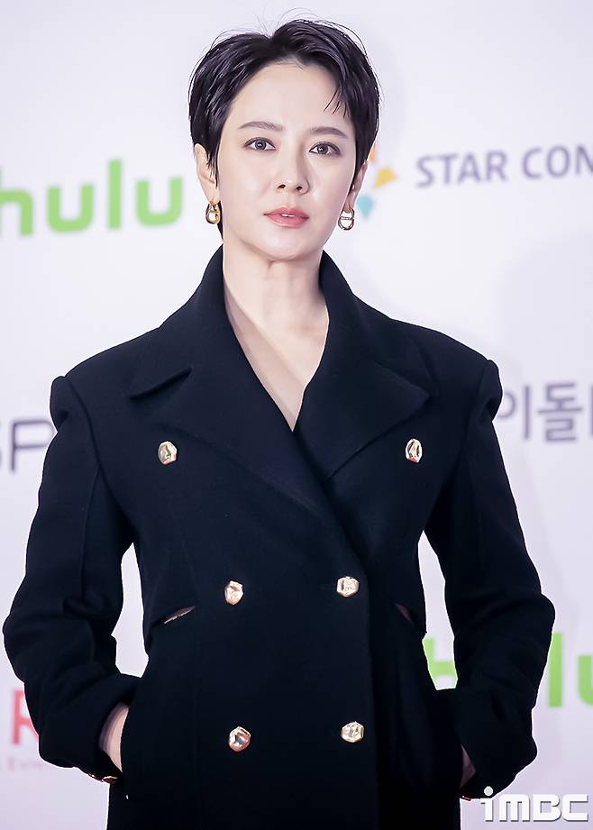 Actor Song Ji-hyo declared war on rumors.On April 4, Song Ji-hyos agency Creative Group ING said, It is a clear illegal act to post articles that are based on false facts, malicious postings and comments, defamation and character insulting posts, etc., based on unfounded contents and unconfirmed facts, It is the object of action, he warned.In the past, there have been ongoing malicious articles and unfounded rumors, and we have been aware of this illegal act by our own monitoring and fan reports.I tried to figure out that it could be a freedom of personal expression that could occur in the Internet space, but I concluded that I could not stand by anymore. We want to strengthen the protection of our actors and we will take strong legal action against malicious acts in the future, he said. In this process, we clearly emphasize that there is no agreement and agreement.As well as continuous self-monitoring, as the news of the fans is important, if you find illegal cases, please actively report them to the official mail according to the following method. Song Ji-hyo has been ridiculed and misleading about her short-haired styling, and has been subjected to rumors about her devotion since the past.Hello, this is Creative Group ING.I would like to express my gratitude to many fans who always support our actor Song Ji-hyo, and I will inform you about the infringement of rights to our actors.In relation to Song Ji-hyo actor, malicious rumors based on false facts such as onLine Community, SNS, Googleplex, malicious postings and comments, defamation and character blasphemy posts are getting serious day by day.It is an obvious illegal act to publish articles that are based on unfounded content and unconfirmed facts, and are subject to strong legal action.In the past, there have been ongoing malicious articles and unfounded rumors, and we have been aware of this illegal act with our own monitoring and fan reports.I tried to figure out that it could be a freedom of personal expression that could occur in the Internet space, but I concluded that I could not stand by anymore.We will strengthen our protection of our actors and will take strong legal action against malicious acts in the future.I would like to emphasize that there is no agreement and agreement in this process.As well as continuous self-monitoring, as the news of the fans is important, if you find any illegal cases, please actively report to the official mail according to the method below.iMBC  Photo iMBC DB