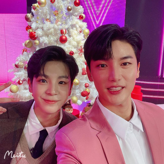 On the afternoon of the afternoon, Roh Ji-hoon said to his instagram, With Jung Dong-won. What day is Tuesday?! Tuesday is good night. Ill see you at 10:00 tonight.Tuesday is a good night. TV Chosun. The main shooter.In the photo, Noh is with Jung Dong-won. The two smile brightly, making fans feel happy.In particular, Jung Dong Won captivated the fans with his unique cute charm.Fans who encountered the photos showed various reactions such as border shooter, too cool and both look good.On the other hand, Roh Ji-hoon will appear on TV Chosun Tuesday is good at night to be broadcast on the afternoon of the 4th.In this Tuesday is good at night, Song Dae-gwan - Tae Jin-a - Seo Ji-oh - Roh Ji-hoon will be featured as a Trot Daejejeon.