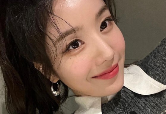 Kwon Eun-bi, from group IZ*ONE, showed off her doll-like beauty.On the 4th, Kwon Eun-bi posted several photos of his recent instagram.In the photo, Kwon Eun-bi took a self-portrait with Kang Hye-won and Jo Yu-ri from the same group IZ*ONE and showed friendship.The three people attracted attention by saying hello to their fans with their fresh beauty and smile.Meanwhile, Kwon Eun-bi released his first mini-album, OPEN, and acted as Solo, debut and Door.