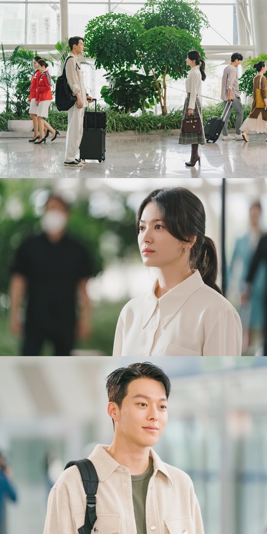 SBS gilt Drama Now, Were Breaking Up (hereinafter referred to as Ji He-jung) will end tomorrow (8th).Viewers are paying attention to what choice Ha Young (Song Hye-kyo) and Yoon Jae-guk (Jang Ki-yong) will make and what ending they will make, as they fall in love because they feel an irresistible attraction, but they decide to part ways for each other.Yoon had already prepared to leave for Paris, and though he understood with his head that Ha could not go with him, his heart was still hoping to be with Ha Young.In the end, Yoon bought two tickets for the flight to Paris, and handed it to Ha Young-eun, saying, Ill ask you only once last time. You want to come with me? Come with me. Young Eun-ah.Yoon Jae-guk, who made the last offer with sincere sincerity to Ha Young-eun, who knows Yoon Jae-guks heart and love better than anyone else. The affectionate figure of the two made the ending of the 14th episode of Jihejung.Meanwhile, on January 7, the production team of Jihejung released Ha Young-eun and Yoon Jae-guk, who faced each other at the airport ahead of the 15th broadcast.In the photo, Yoon is standing with a large luggage bag. Ha is standing in front of such a Yoon Jae-guk.Through the busy people around the two, it can be guessed that the airport is where they are, and that Yoon Jae-guk is approaching time to leave for Paris.What you should be aware of here is the eyes and facial expressions of two people looking at each other, full of love feelings such as sadness and sadness.Why did Ha Young appear at the airport? Did he accept Yoon Jae-guks proposal to leave for Paris together? The sad but brilliant love story of two people is drawing attention.In this regard, the production team of Jihejung said, In the 15th episode that is broadcast today (7th), the love of Ha Young-eun and Yoon Jae-guk is at its peak.The delicate emotions and hot performances of two Actors, Song Hye-kyo and Jang-yong, have deepened their love. I would like to ask for your interest and affection. The 15th episode of Jihejung will be broadcast at 10 p.m. on the 7th.Photo: Samhwa Networks, UAA