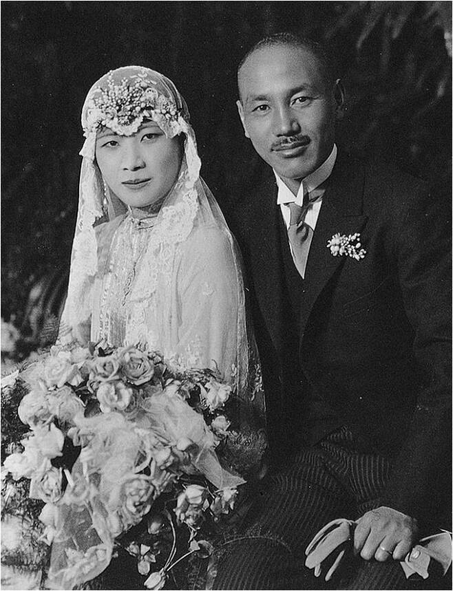 1927년 쑹메이링과 장제스의 결혼식 장면. 출처 : 위키피디아
