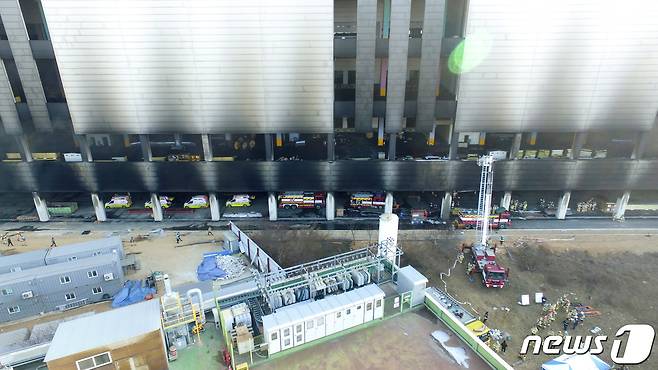 경기 평택시 팸스 물류센터(냉동창고) 신축 공사장 화재. /뉴스1