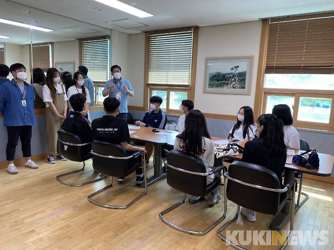 강원 태백시청소년수련관 청소년운영위원회 활동 모습(사진=태백시청소년수련관 제공)