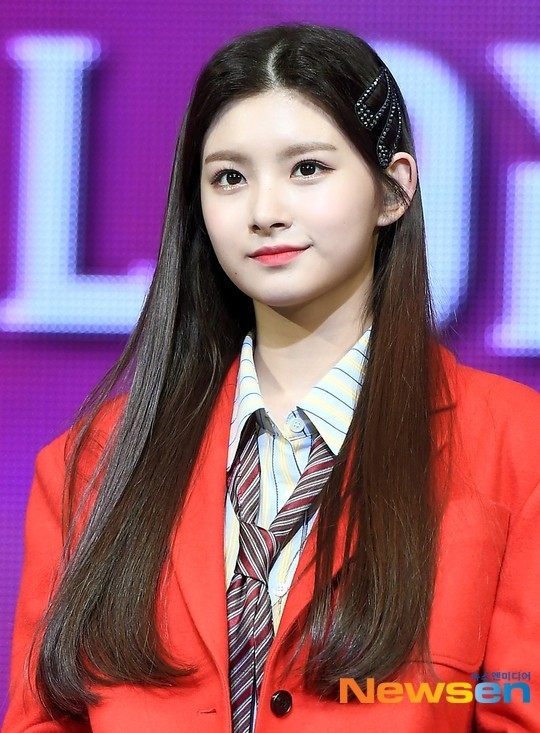 Everglow King This enters the break in Korea activities.On January 9, Hwa Entertainment announced the news of Wang Thiss return to China at Everglows official fan cafe.This is going to go to China for academic reasons from mid-January to the end of February, and I will take a break with my family who have not met for a while due to COVID-19, said Lee.So, during the above period, Everglow will be active in the five-member system during domestic activities and will proceed with the scheduled schedule without any hitches.Wang This was a Chinese greeting unlike other members in the process of making a big bow to fans at the Everglow fan signing ceremony on the 2nd.Even though he is a member of the K-pop girl group in Korea, he was criticized by domestic netizens for insisting on China greetings.Wang This was controversial last year by revealing his intention to support Shinjang cotton, which is seriously controversial about human rights violations in Xinjiang Uighur through Weibo account.