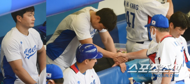 도쿄올림픽 동메달 결정전 당시 마운드에서 내려와 침통한 표정으로 앉아있는 오승환. 최문영 기자 deer@sportschosun.com