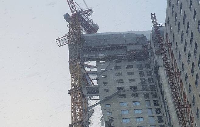 11일 오후 광주 서구 화정 아이파크 사고 현장. 독자 제공