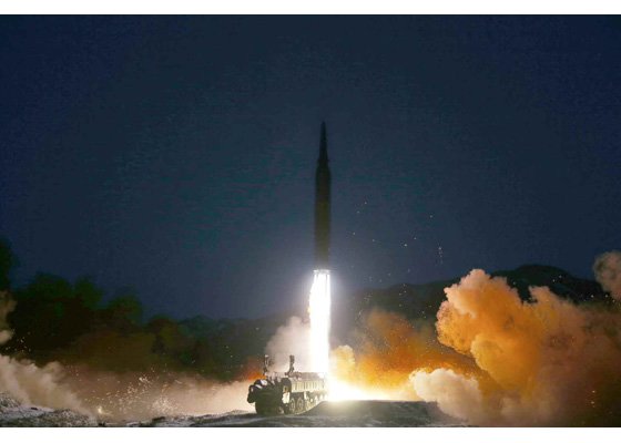 지난 11일 북한이 엿새 만에 다시 동해상으로 탄도미사일로 추정되는 발사체를 발사했다.