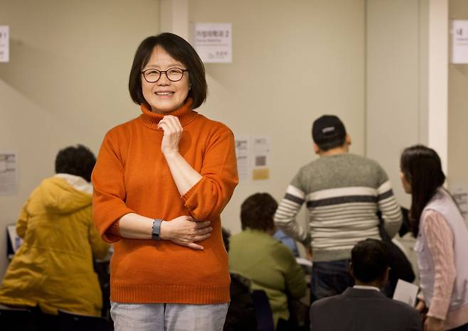 안규리 서울대 의대 명예교수는 지난 1997년 이주 노동자 무료 진료소인 라파엘클리닉을 만들었다. 사진은 라파엘클리닉이 지난 2016년 포스코청암상 봉사상을 받고 나서 조선일보와 인터뷰했을 때의 안 교수. 지금은 라파엘인터내셔널 이사장으로 재직 중이다./조선일보 DB