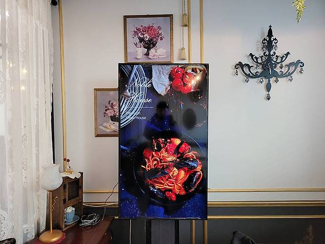 소상공인 매장에 설치된 디지털 사이니지. 출처 = 넥스트페이먼츠