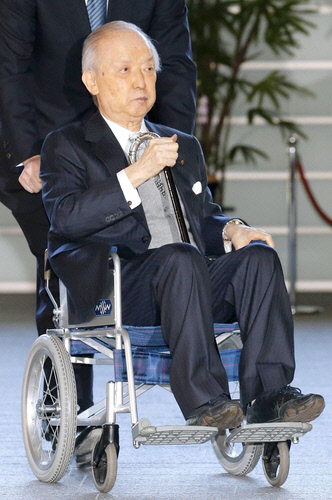가이후 도시키 전 일본 총리의 2015년 12일 모습.