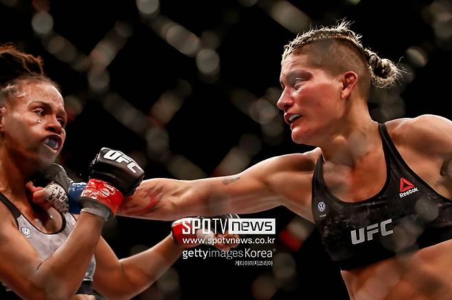 ▲ 프리실라 카초에이라(오른쪽)은 맞아도 맞아도 전진하는 좀비 스타일의 싸움꾼이다.