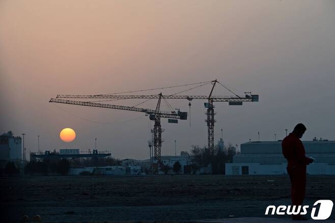 17일(현지시간) 아랍에미리트 수도 아부다비 소재 산단 지역 모습 2022.01.17 © AFP=뉴스1