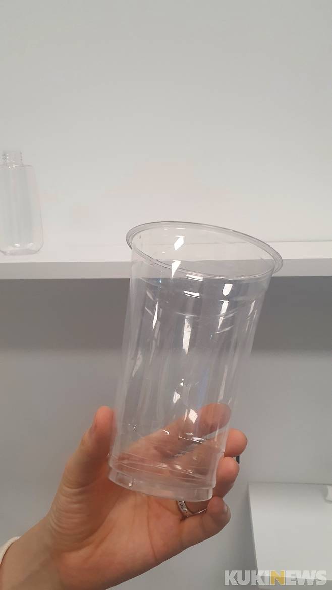 플라스틱 일회용컵은 재활용이 되지 않는다.  사진= 황인성 기자