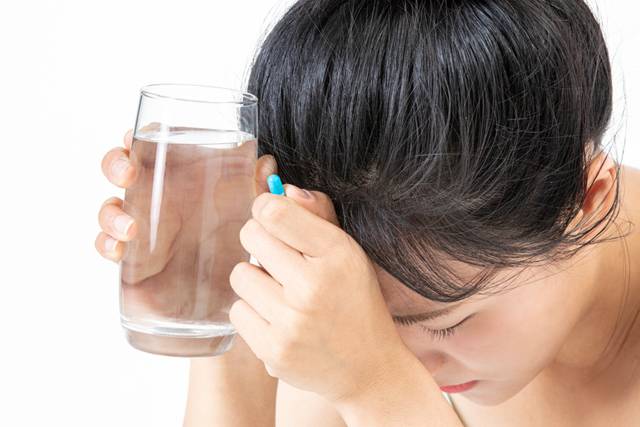 진통제는 두통이 시작되고 나서 1시간 이내에 먹어야 가장 효과적이다./사진=클립아트코리아