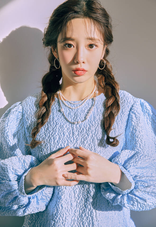 Yoo Ji-ae, a member of the girl group Lovelyz, showed off her beauty through the picture.Yoo Ji-ae released the picture ahead of the first Solo fan meeting on the 20th.Yoo Ji-ae in the public picture boasts a pure charm with pastel-ton costumes and various expressions, and has a clear eye and a slender atmosphere.Yoo Ji-ae is ahead of his first Solo fan meeting on the 22nd, and the fan meeting ticket is sold out in 10 seconds.Yoo Ji-ae has recently signed an exclusive contract with YG K Plus, is preparing for a new start as an actor as well as a singer, and has been opening a personal YouTube channel Yoo Ji-ae Yoo Ji-ae.