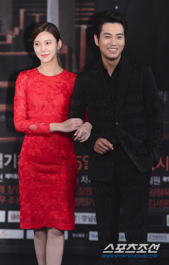 The firestorm also splashed on the wife of Ju Sang Wook, who is active as Lee Bang-won, while criticism related to the death of a horse put into filming on KBS Taejong Yi Bang-won.On the 20th, KBS bowed its head about the abuse and death of the Taejong Yi Bang-won side.The point of trouble was the scene of the last seven times, when a horse carrying Lee Sung-gye ran and fell down, and then the suspicion that the horses legs were tied with wires and pulled them was spread due to controversy over horse abuse.KBS said, The shooting of the horse is a very difficult shooting.Despite these efforts, however, the actor fell away from the horse and the upper body of the horse hit the ground greatly, he said. Despite these efforts, I explained.In addition, after checking the condition of the horse in the reaction of the viewers concern, he confirmed that he died a week after shooting.KBS repeatedly apologized and said, I will find another way to shoot and express. However, the anger of the public is not sinking.On the 20th, Cheong Wa Daes petition bulletin board also posted a petition saying, Please stop and punish KBS Drama serials that treat animals as props for broadcasting.The scene of the forced down of the horse in the Taijong Yi Bang-won, which was first announced by the Animal Freedom Solidarity, was obvious animal abuse, and the video spread and spread at the time of the shooting where the horse plummeted from the head to the ground.Among them, Ju Sang Wooks SNS, followed by Ju Sang Wooks wife, Cha Ye-ryun SNS, came to a scene where the evil was coming.Ju Sang Wook had to deal with the pouring demand for getting off, and Cha Ye-ryuns SNS was mixed with comments such as Do not appear in the Cruelty to Animals Drama, I want you to know life is precious and I will ruin the image.Ju Sang Wook is the main character, so it can not be free from the point of view, but it is not the fault that Actor directly caused, so there is a voice that it should avoid the fingering that is over.