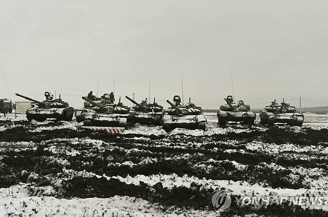 러시아 T-72B3 탱크 부대
[AP 연합뉴스 자료사진. 재판매 및 DB 금지]