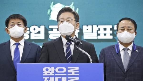 25일 오전 경기도 포천시 포천시농업기술센터에서 농업 공약을 발표하는 이재명 더불어민주당 대선 후보. / 사진 = 연합뉴스